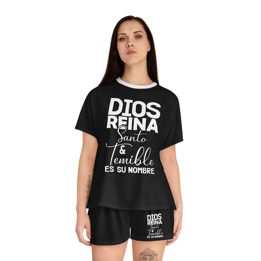 DIOS REINA SANTO ET TEMIBLE ES SU NOMBRE CHRISTIAN SPANISH WOMEN'S SHORT PAJAMAS SET Printify