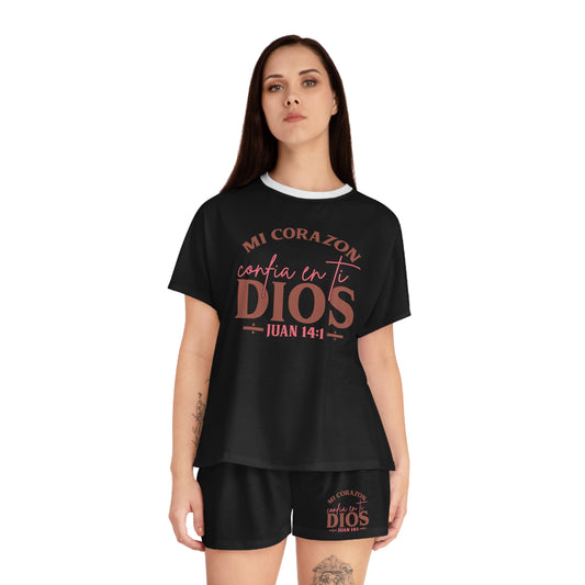 MI CORAZON CONFIA EN TI DIOS CHRISTIAN SPANISH WOMEN'S SHORT PAJAMAS SET Printify
