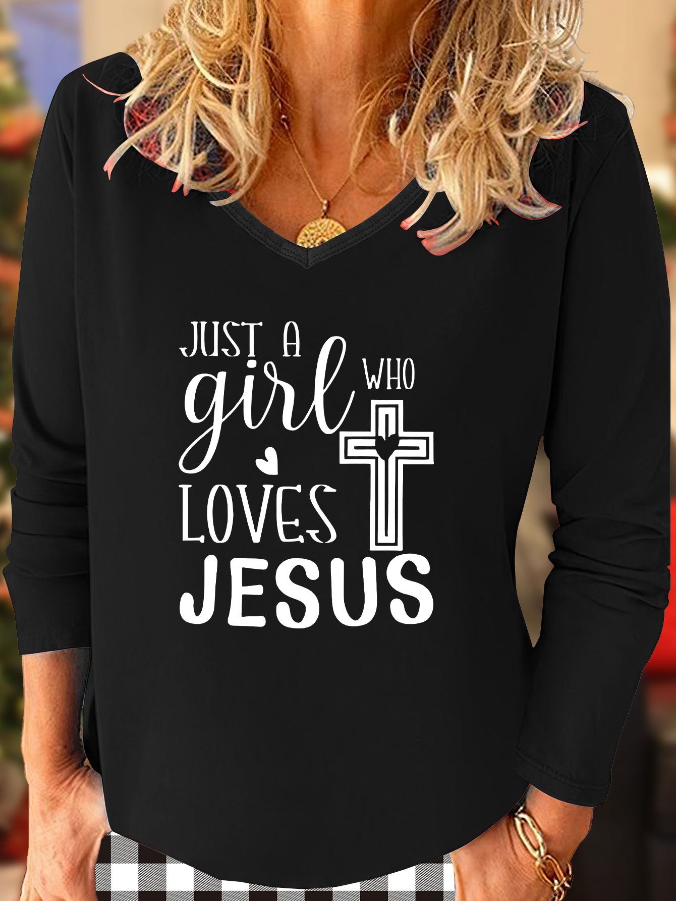 Just A Girl Who Loves Jesus Women's Pullover Sweatshirt claimedbygoddesigns