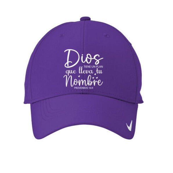 DIOS TIENE UN PLAN Adult Spanish Christian Hat - ClaimedbyGodDesigns