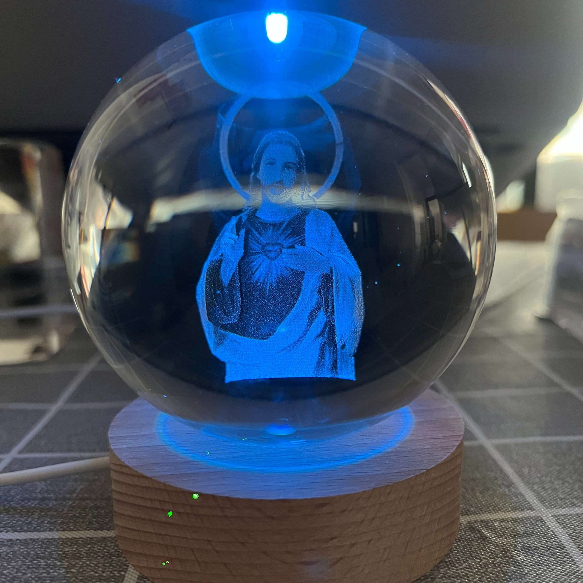 1pc Jesus 3D Crystal Ball Christian Gift Idea  With USB Color Light Base,,Diameter 2.36inch Or 3.15inch claimedbygoddesigns
