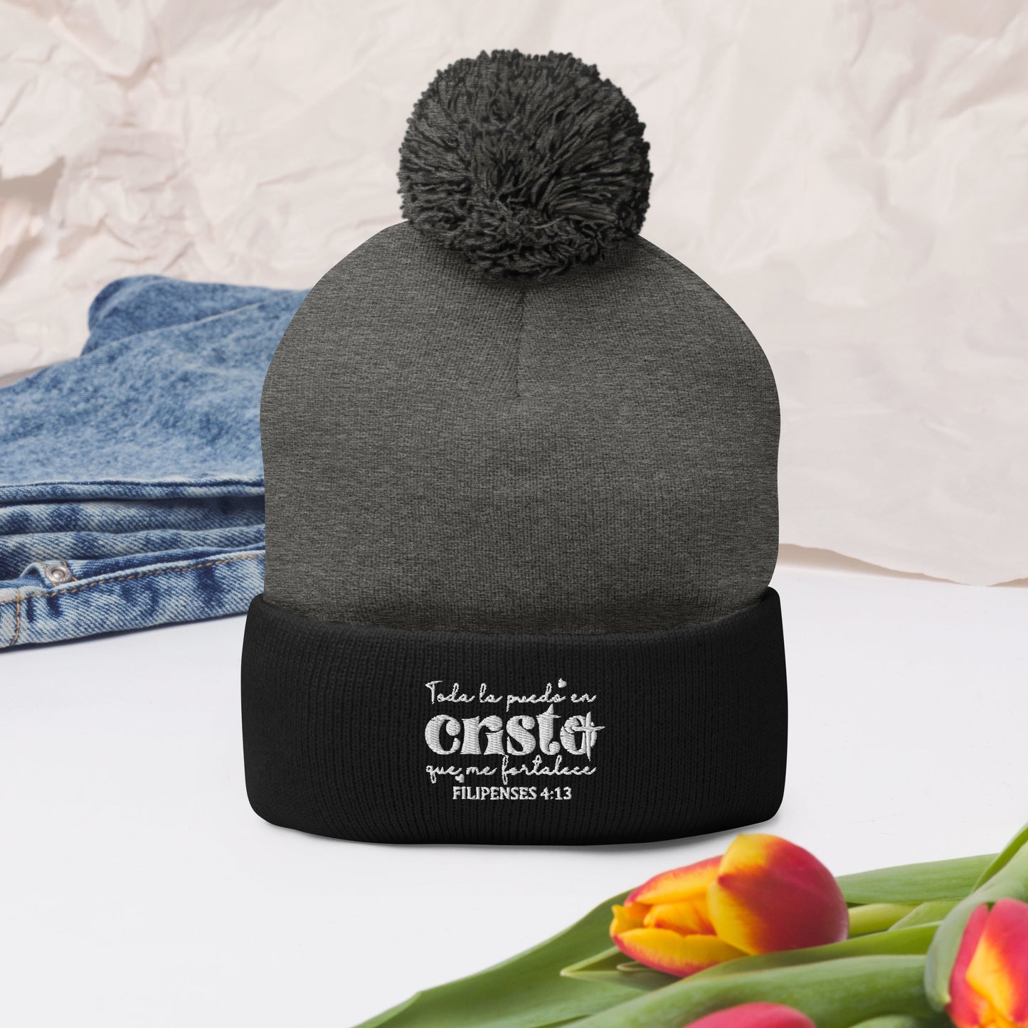 Todo La Puedo En Cristo Que Me Fortalece Spanish Christian Pom-Pom Beanie