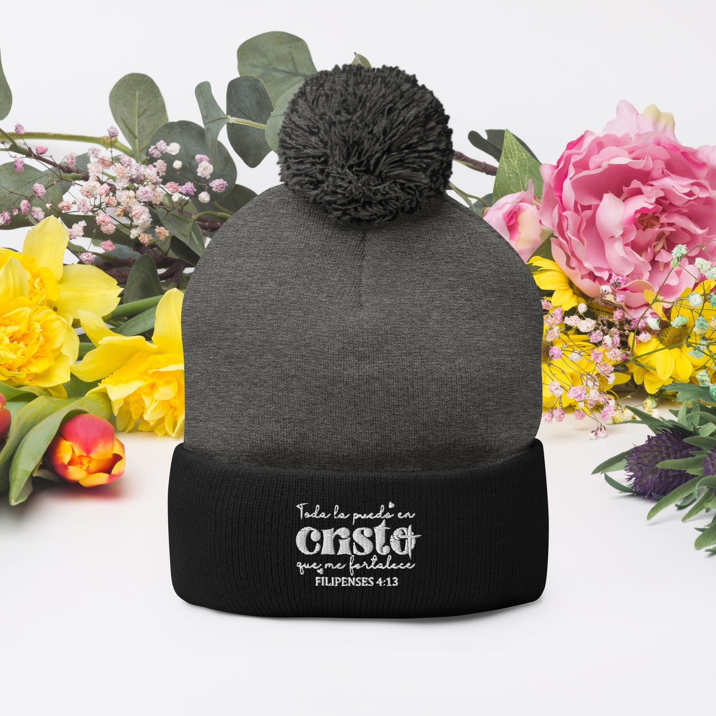 Todo La Puedo En Cristo Que Me Fortalece Spanish Christian Pom-Pom Beanie