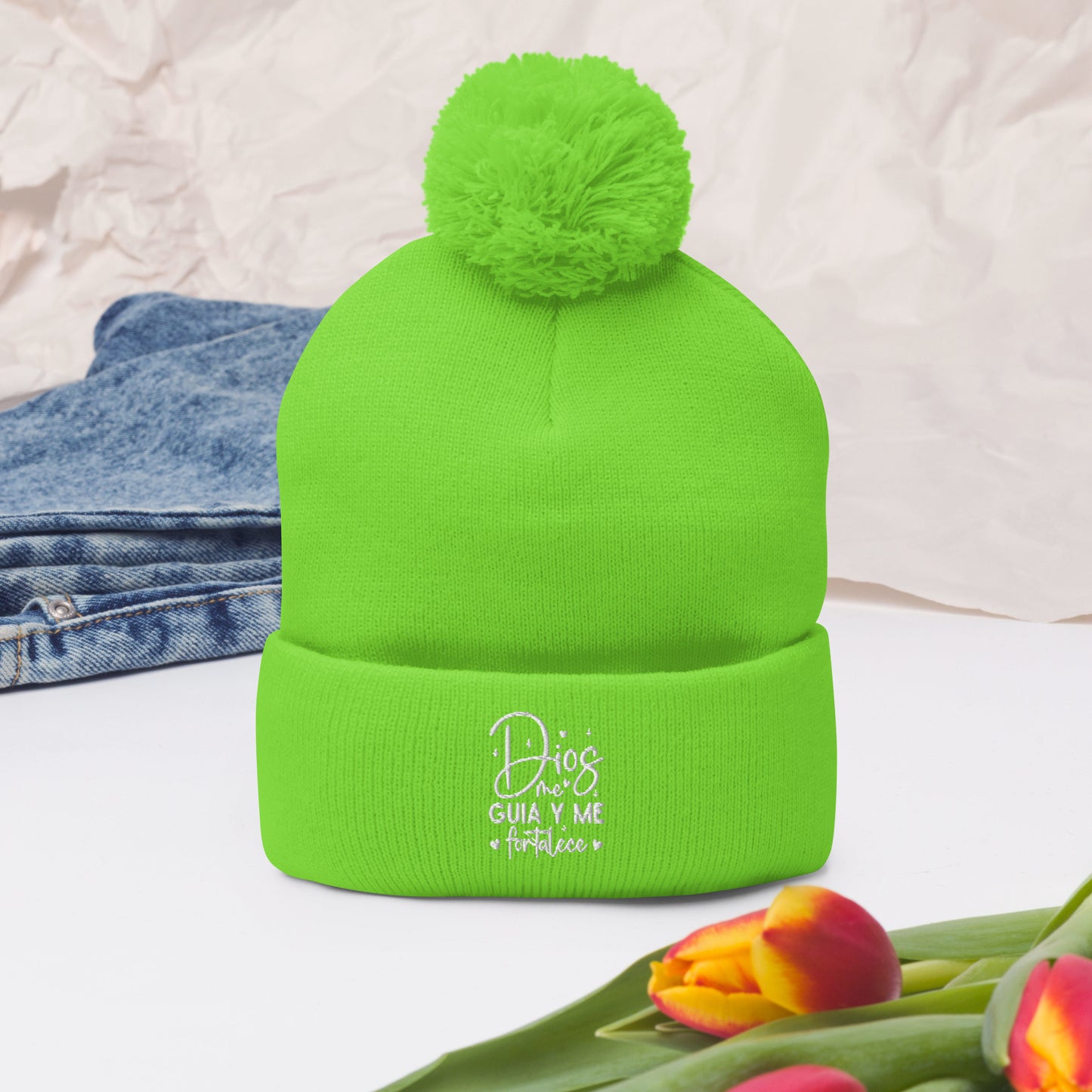 Dios Me Guia Y Me Fortalece Spanish Christian Pom-Pom Beanie