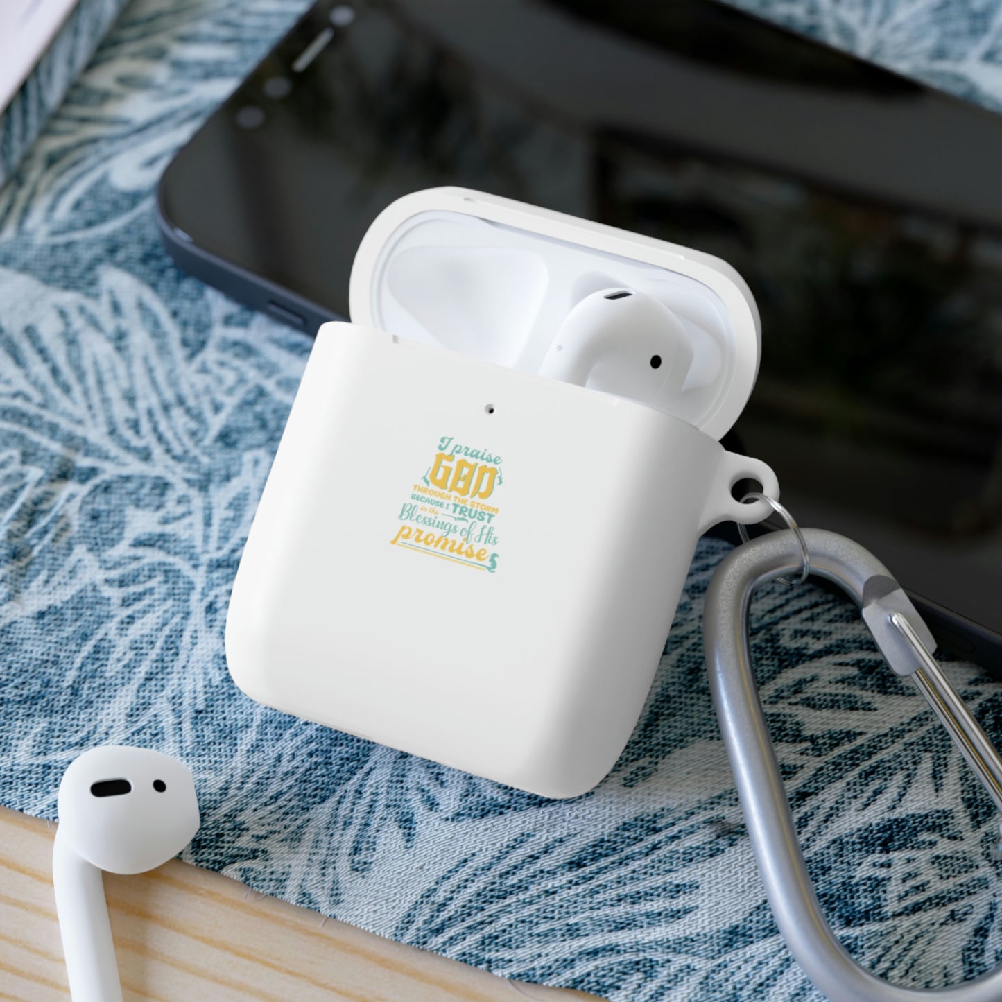 I Praise God Through The Storm Because I Trust In The Blessings Of His Promise AirPods / Airpods Pro Case cover